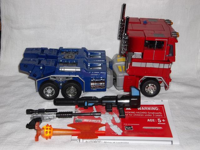 Masterpiece Optimus Prime - contents